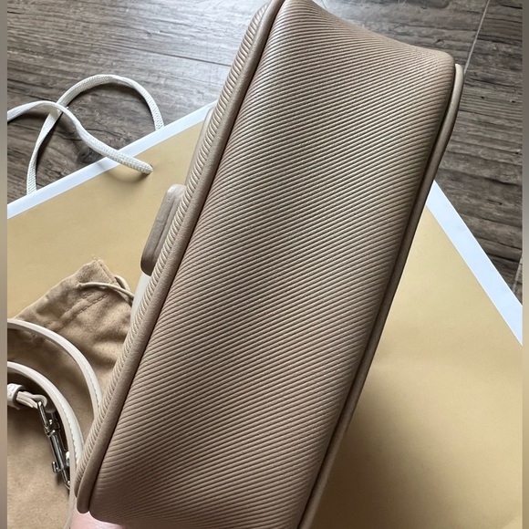 Authentic BURBERRY Mini Top Bag - Picture 9 of 17